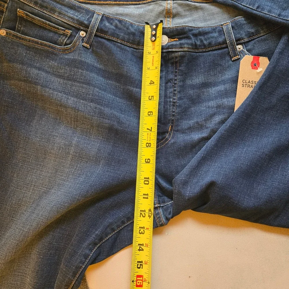 Levi Strauss & Co 414 Classic Straight Mid Rise Easy Through Hip Thigh Jeans 24W